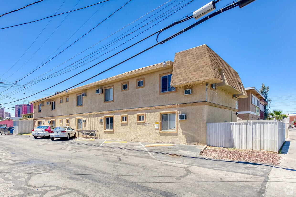 Primary Photo - 213 W New York Ave