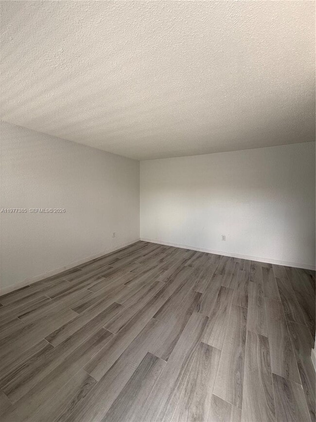 Foto del edificio - 1629 NW N River Dr