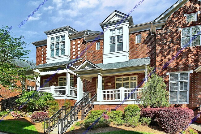 4822 South Hill View Drive is the middle unit. - 4822 S Hill View Dr