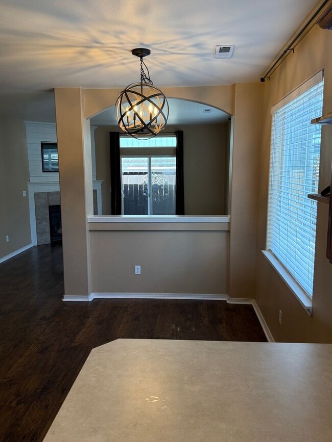 Building Photo - SW Old Mill Area 3 Bdrm, 2 Bath, All Appliances, A/C, Gas Heat/Fireplace, Dbl Garage