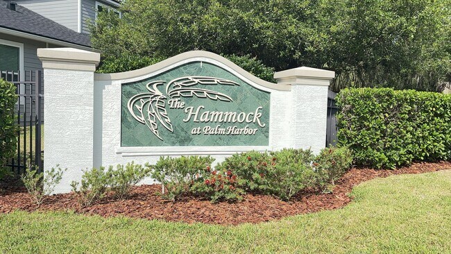 Foto del edificio - Luxury 3 Bedroom 2.5 Bath 2 car garage Townhome in the Gated Community of the Hammock