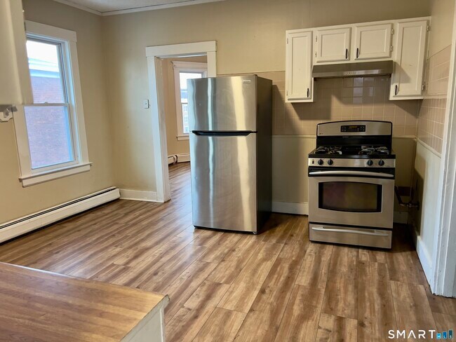 Building Photo - 838 Capitol Ave