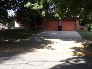 Building Photo - 3611 S 75th St