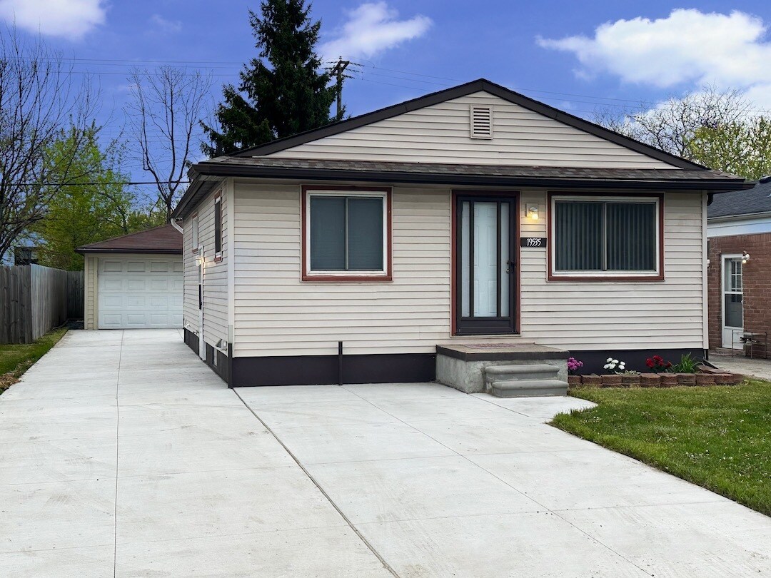 19535 14 Mile Rd, Clinton Township, MI 48035 House Rental in Clinton Township, MI