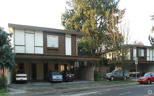 Building Photo - 1550 Terrace Way