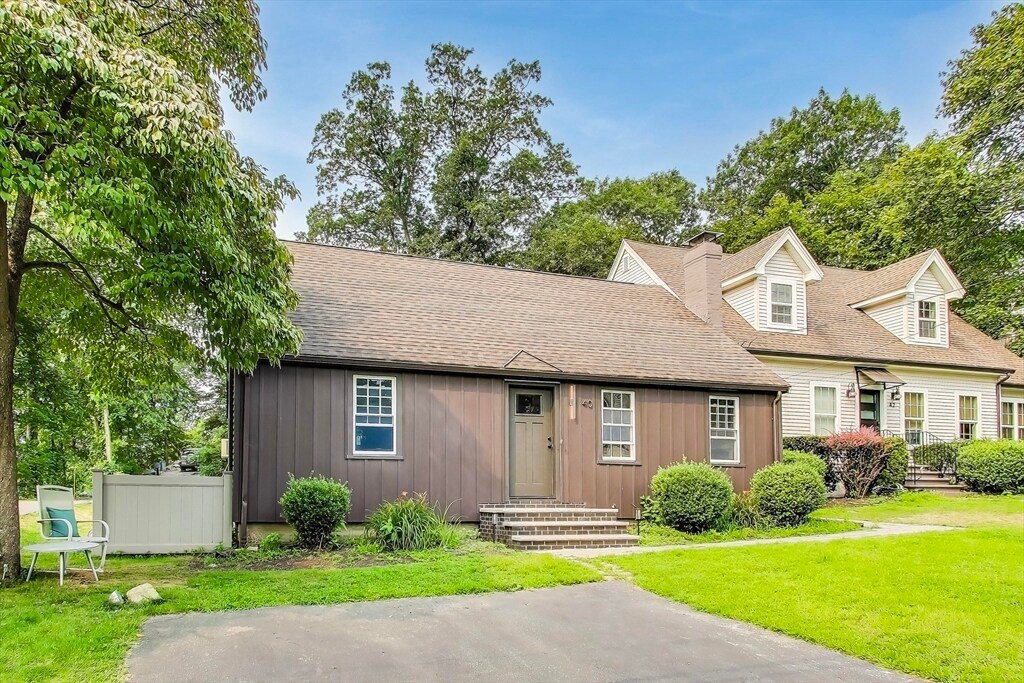 Foto principal - 40 Dunster Ln