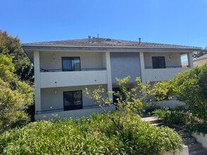 Building Photo - 410 Ellwood Beach Dr