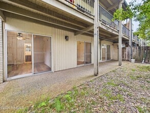 Building Photo - 1008 S College Rd