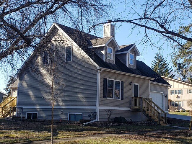 Foto del edificio - 1323 W Main St