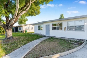 Building Photo - 4839 Tudor Dr