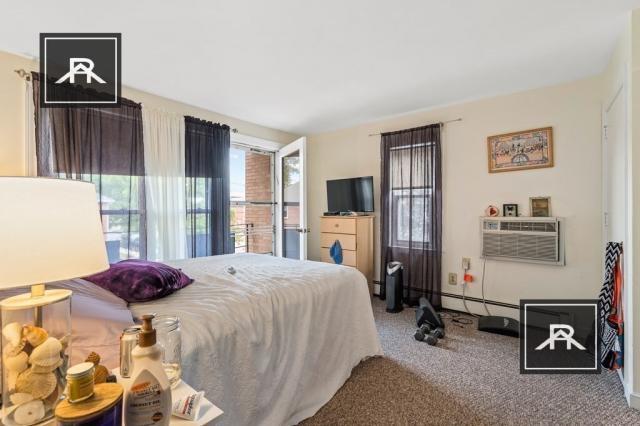 Foto del edificio - 3 bedroom in Newton MA 02460