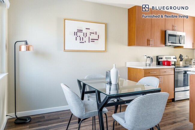 Building Photo - 250 Acalanes Dr