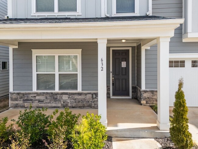 Foto del edificio - Modern 5-Bed, 4-Bath Family Home with Garage & Pool Access – Devon Square