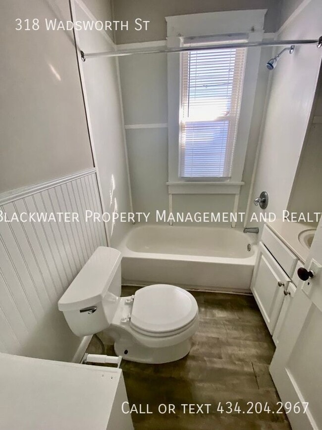 Building Photo - 318 Wadsworth St