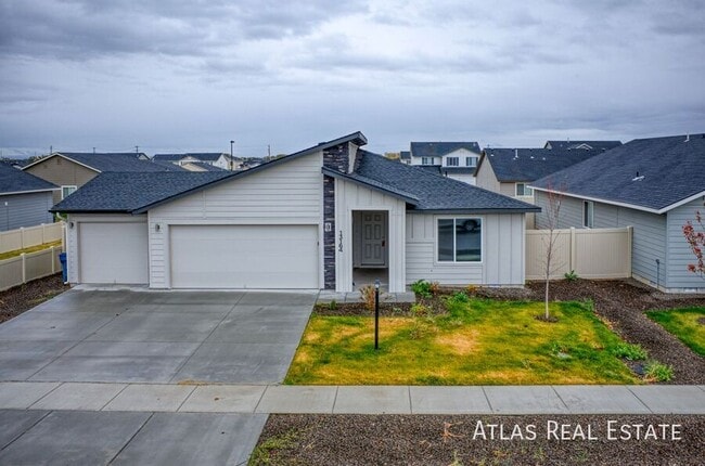 Building Photo - 13164 S Coquille River Ave