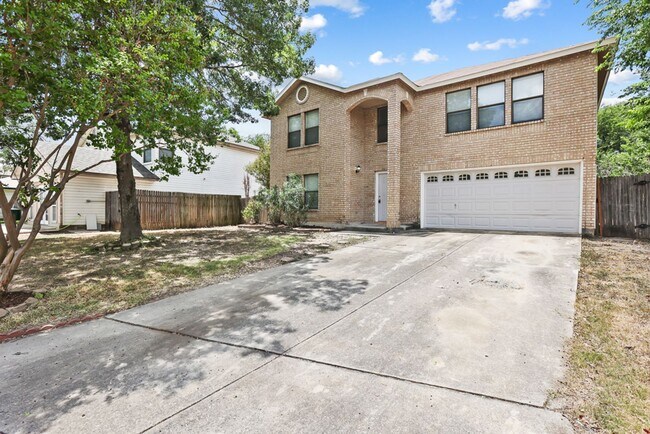 Foto del edificio - Charming Home Awaits: Spacious & Modern Li...