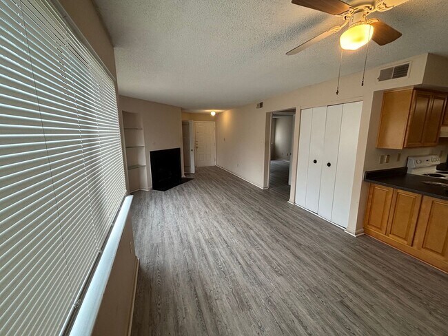 Building Photo - 2 Bedroom, 2 Bath Condo in Virginia Beach