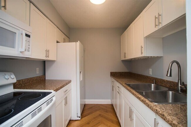 Building Photo - 260 El Dorado Blvd