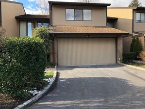 Building Photo - 48 Wimbledon Dr