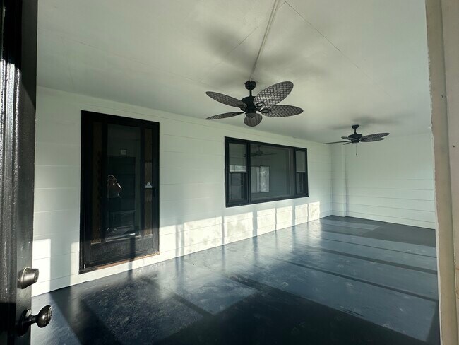 Foto del edificio - 7201 Moses Rd