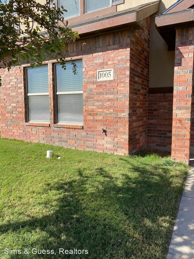 Foto del edificio - 4 br, 2.5 bath House - 1005 Old Course Road