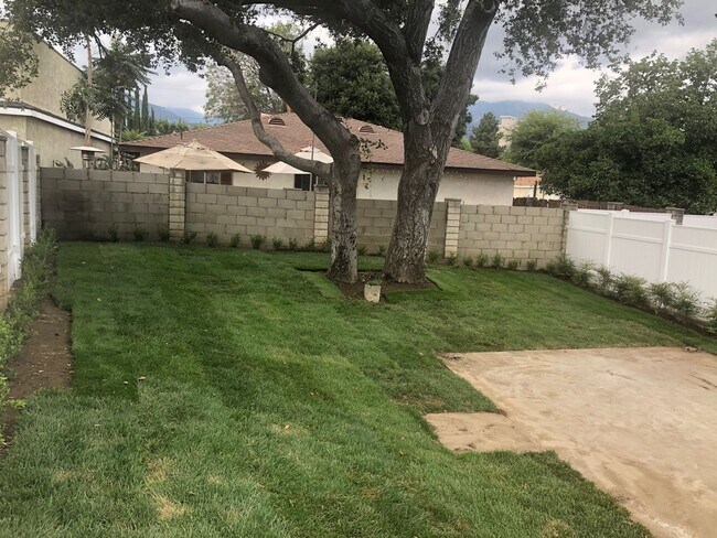 Foto del edificio - 1313 Los Robles Ave