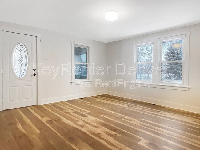 Foto del edificio - 4998 N Irving St