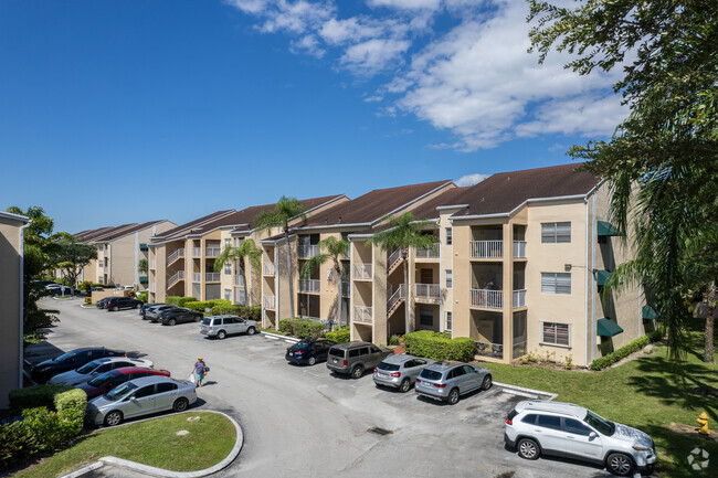 Building Photo - Hammocks Trails