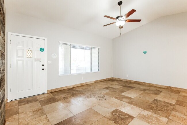 Foto del edificio - 20620 N 18th Ave