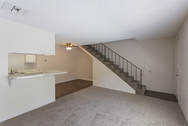 Building Photo - 432 Dominguez Way