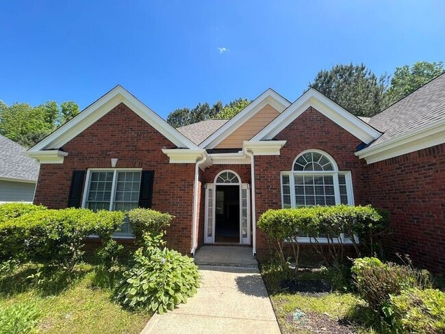 Building Photo - 510 MacLand Dr