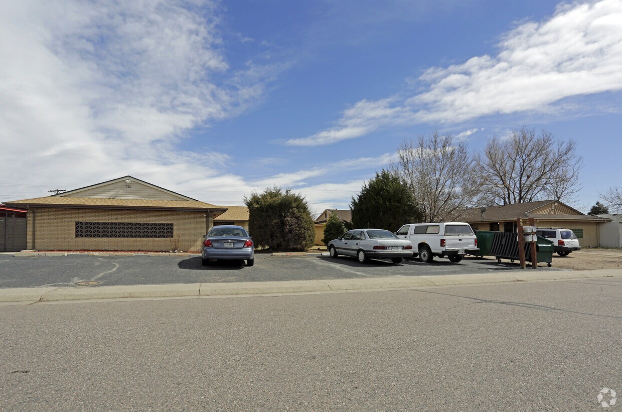 Building Photo - 710-720 Miller Ct