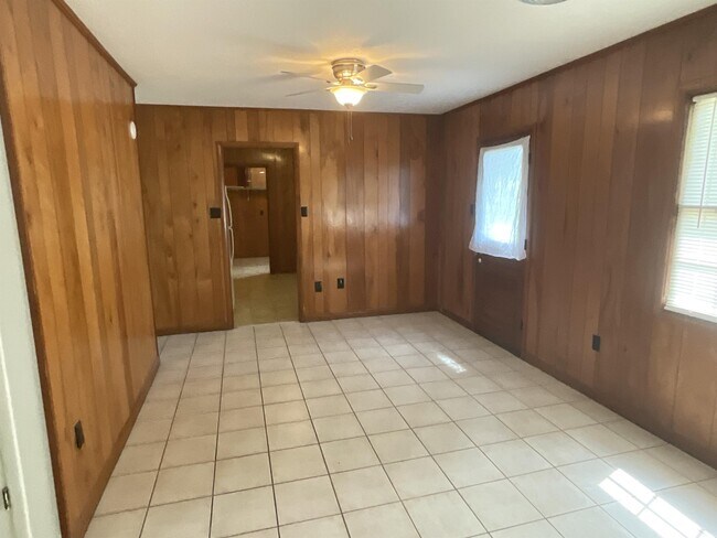 Foto del edificio - 3621 Forest Hill Rd