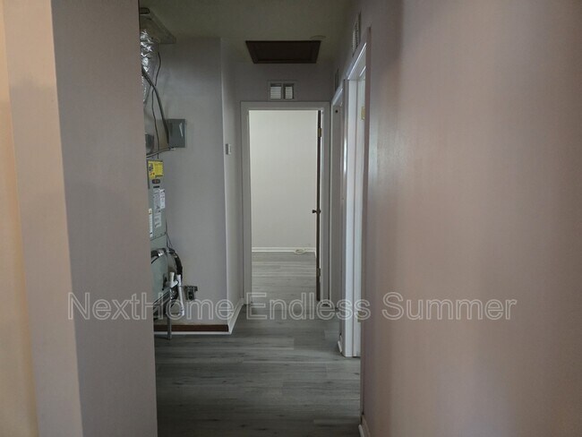 Foto del edificio - 329 Parkwood Dr