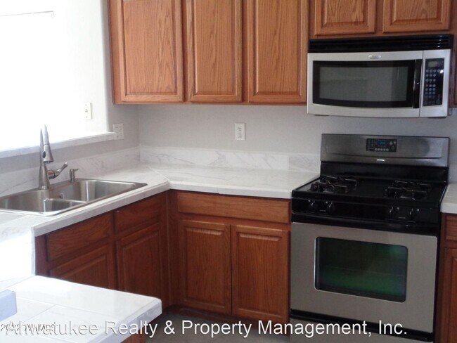 Foto del edificio - 3 br, 2 bath House - 42193 W Ramona St