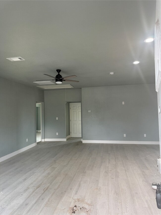 Foto del edificio - 4323 Continental Dr