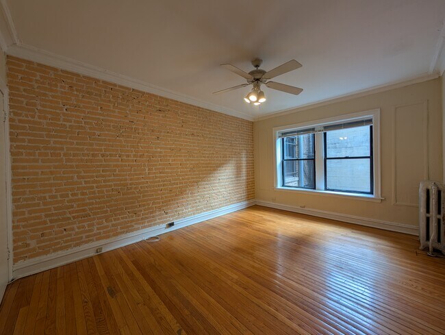 Building Photo - 1160 N Dearborn St