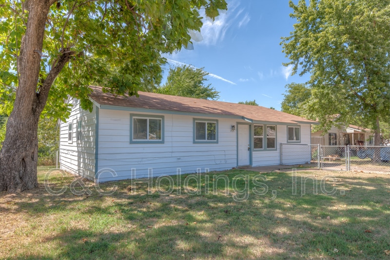 Primary Photo - 204 S 197th E Ave