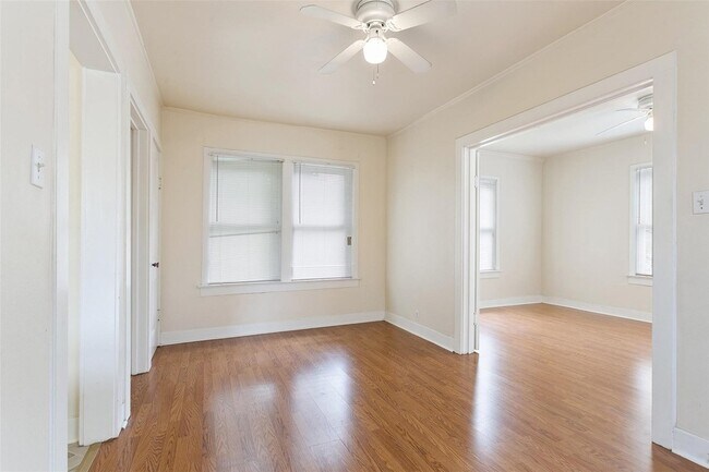 Foto del edificio - 1133 Bayland Ave