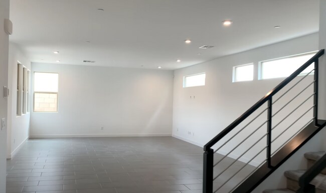 Building Photo - 3209 Waterstone Ave
