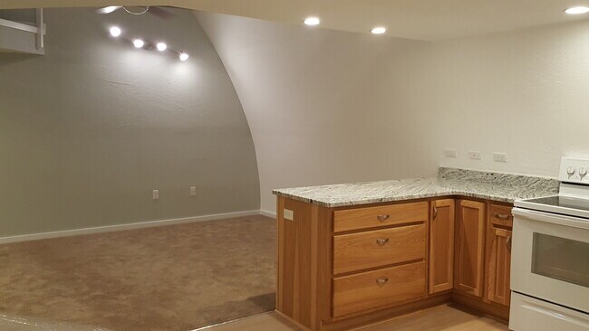 Foto del edificio - Fully Renovated Unique 1 bedroom Home w/ Shop