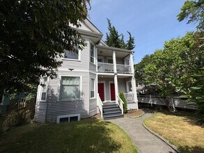 Building Photo - 121 13th Ave E