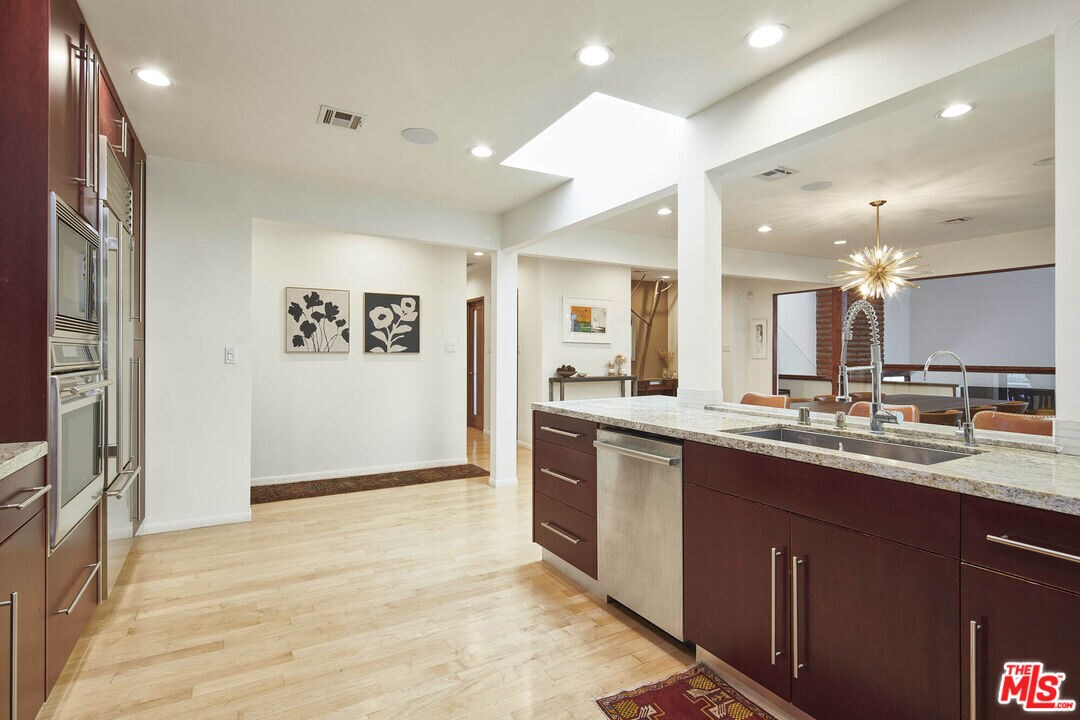 11217 Sunshine Terrace Houses in Los Angeles, CA Westside Rentals