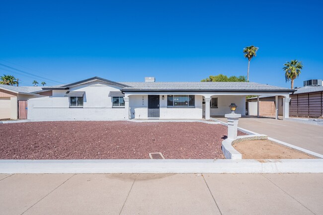 Building Photo - 3826 W Desert Park Ln