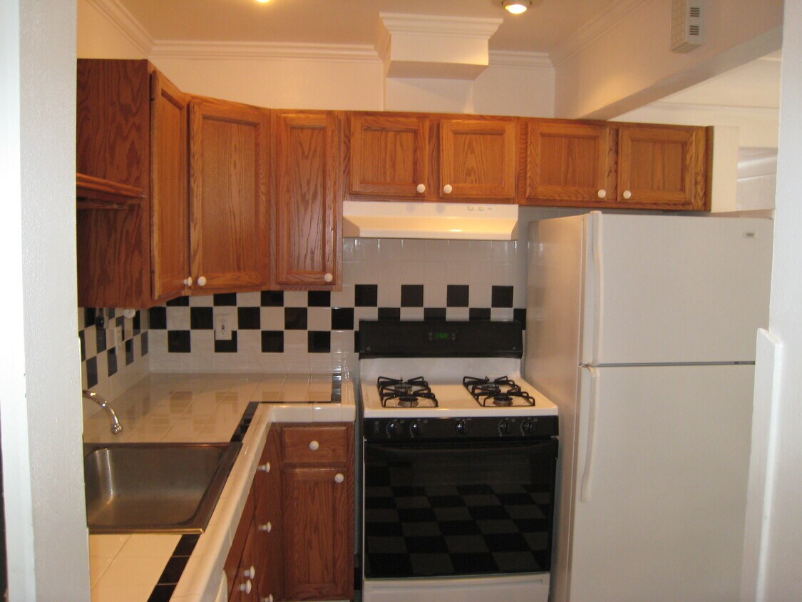 Kitchen - 1531 Portland Ave