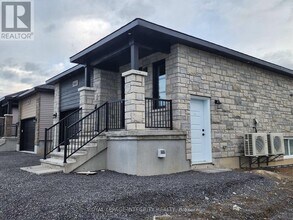 Building Photo - 1233 Montblanc Cres