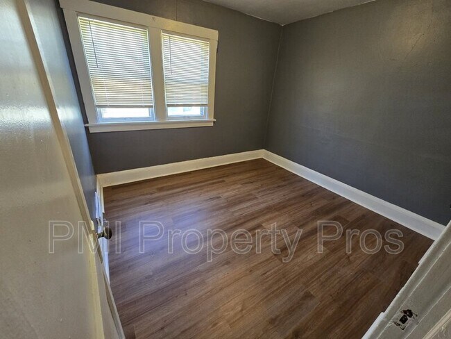 Foto del edificio - 3371 N Richards St
