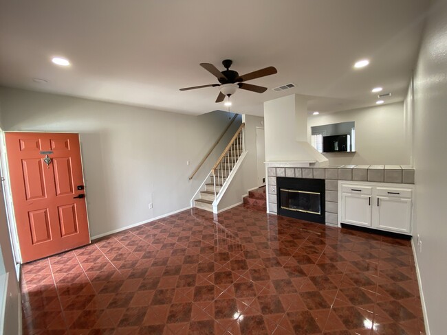 Large Living Room w Gas Fireplace - 11901 Swearingen Dr