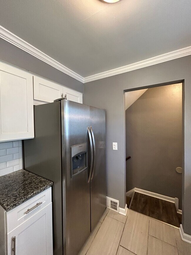 Foto del edificio - Spacious 3-Bedroom, 2-Bath House in South Euclid
