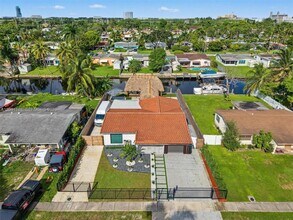 Building Photo - 4611 SW 34th Ave